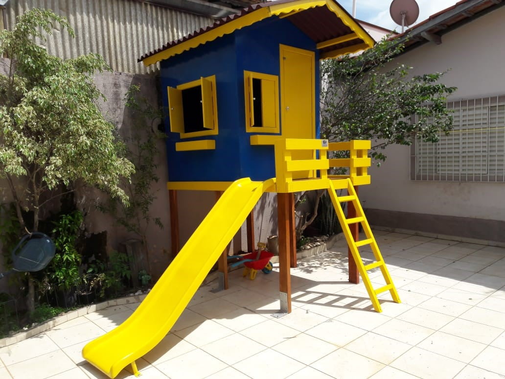 CASINHA DE MADEIRA SUSPENSA CLB023