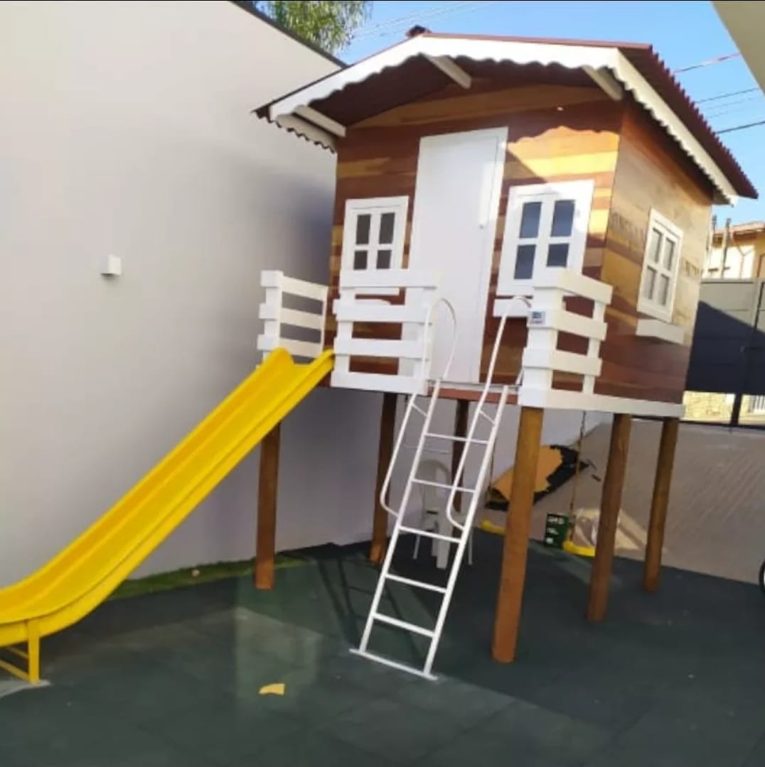 CASINHA DE MADEIRA SUSPENSA CLB039