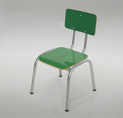CADEIRA INFANTIL EM LAMINADO ANATÔMICO