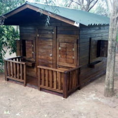 Casinha infantil em madeira CLB 012
